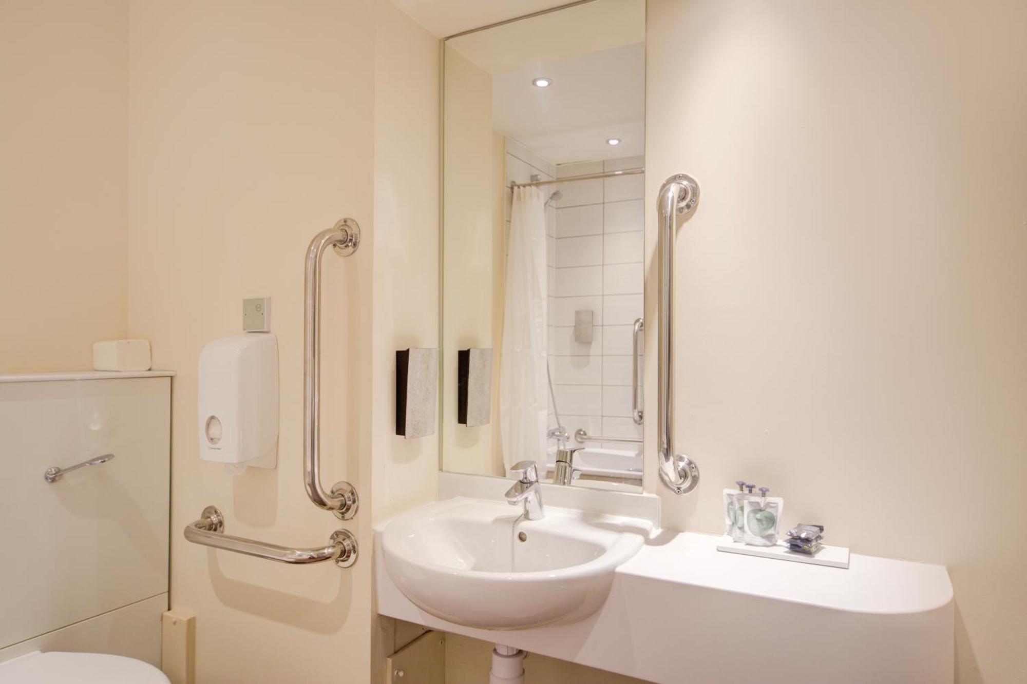 Belvilla Newport City Centre Hotel - Lifestyle Zewnętrze zdjęcie