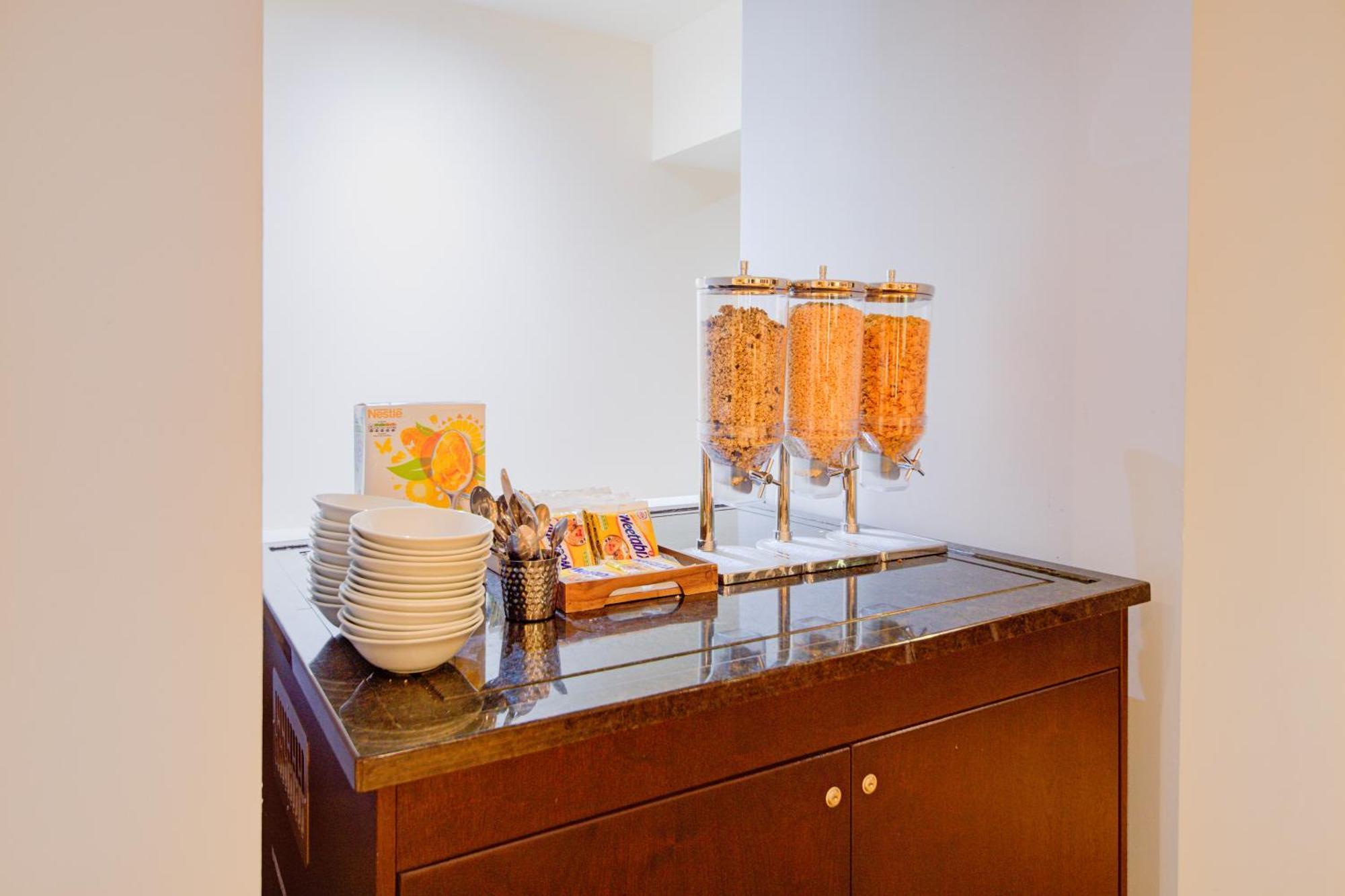Belvilla Newport City Centre Hotel - Lifestyle Zewnętrze zdjęcie
